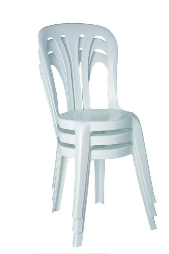 3 sillas modelo garrotxa blancas